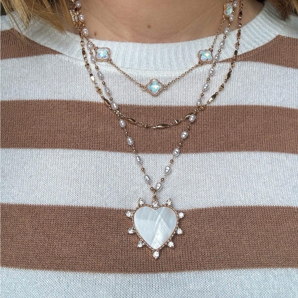 Mother of Pearl- Park Lane Gold and Cream Heart Pearl Necklace